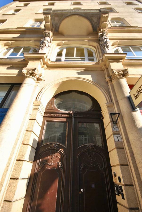 Krane Apartments Sas Будапеща Екстериор снимка